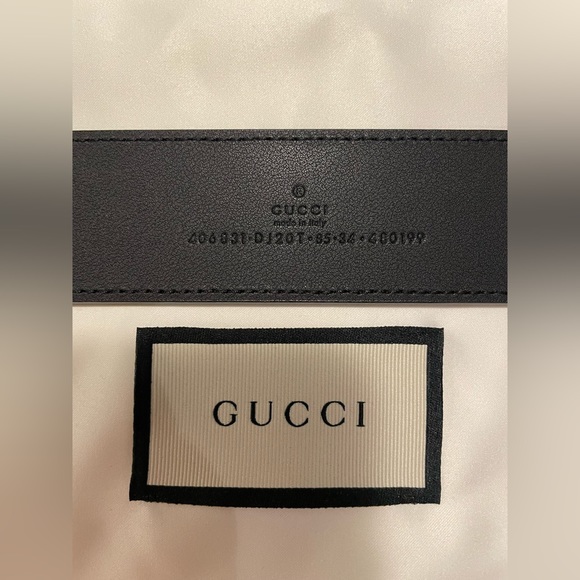 Mens Gucci black belt with gold buckle. - Picture 5 of 9
